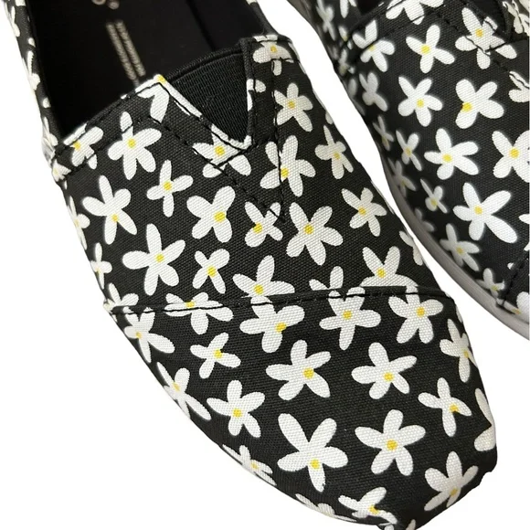 TOMS Alpargata Cloudbound Black Sun Daisies Slip on Shoes (6) - Picture 3 of 10